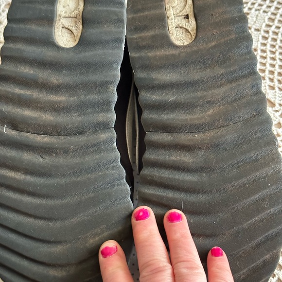 Size 9’gently used Nikes - Picture 5 of 6